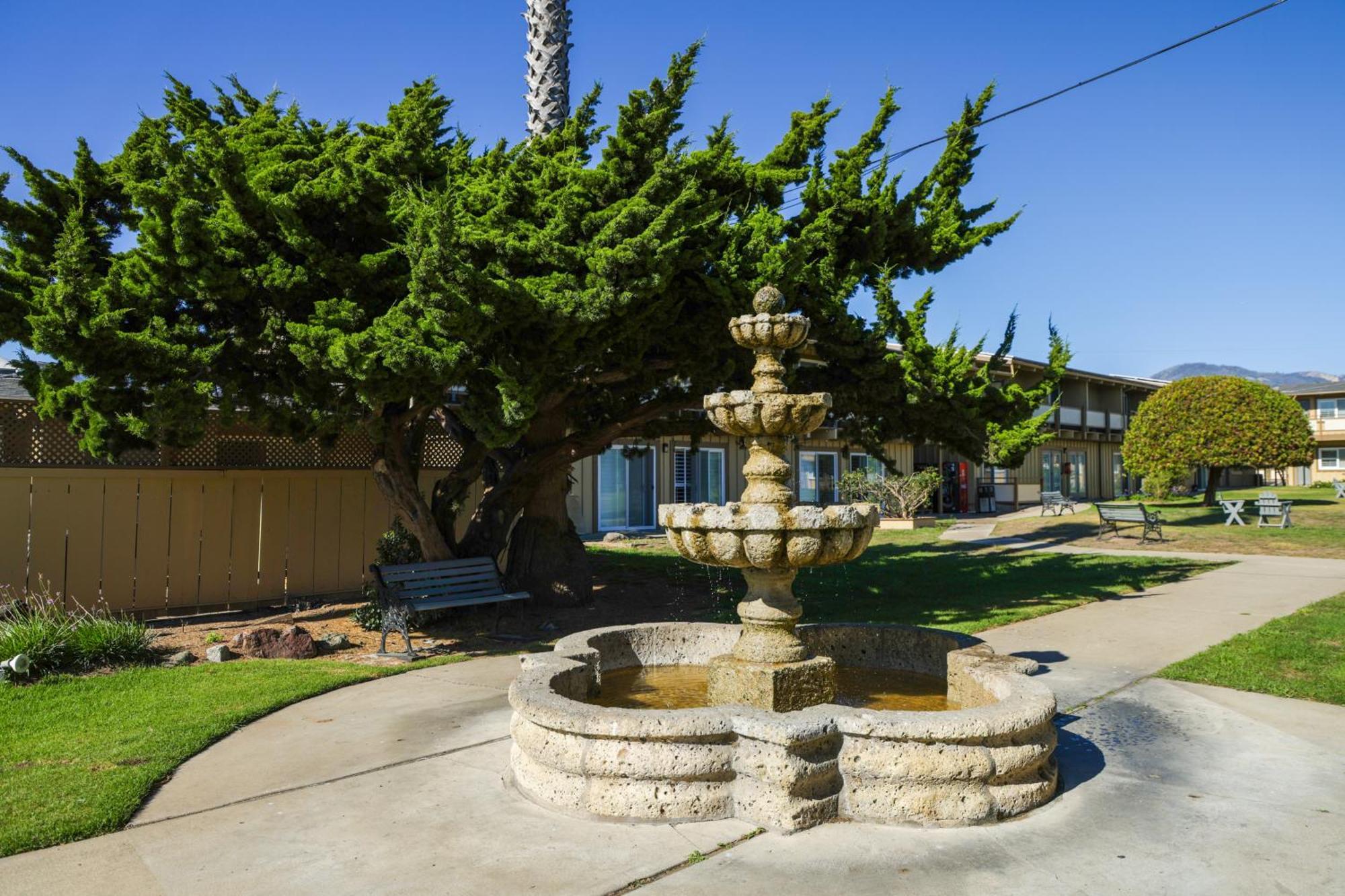 Silver Surf Motel San Simeon Exterior foto